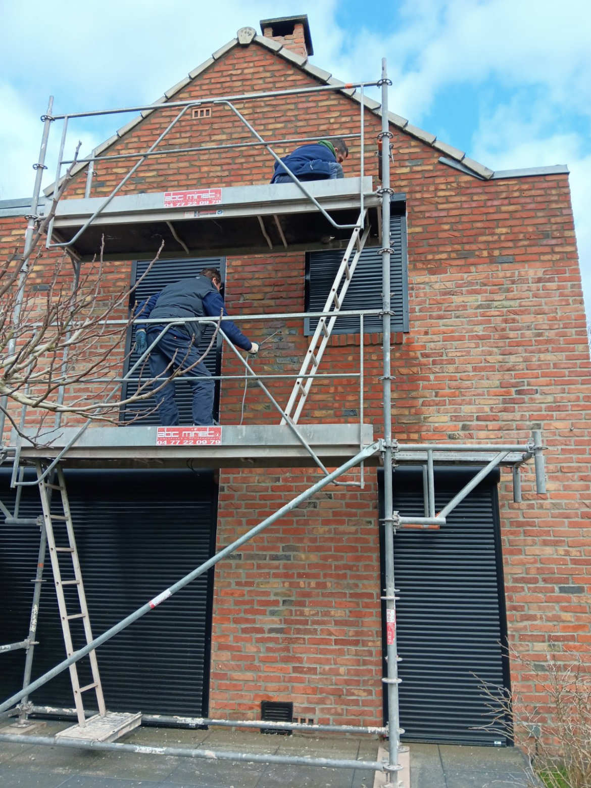 Lire la suite à propos de l’article Quand faut-il nettoyer ou ravaler sa façade ?